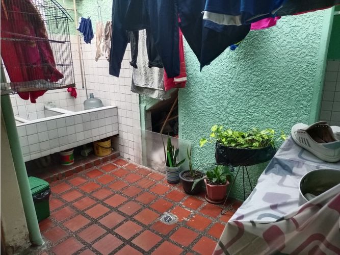 Casa de 6 alcobas en venta en La Milagrosa, Medellín, 90 m² · foto 11 de 11