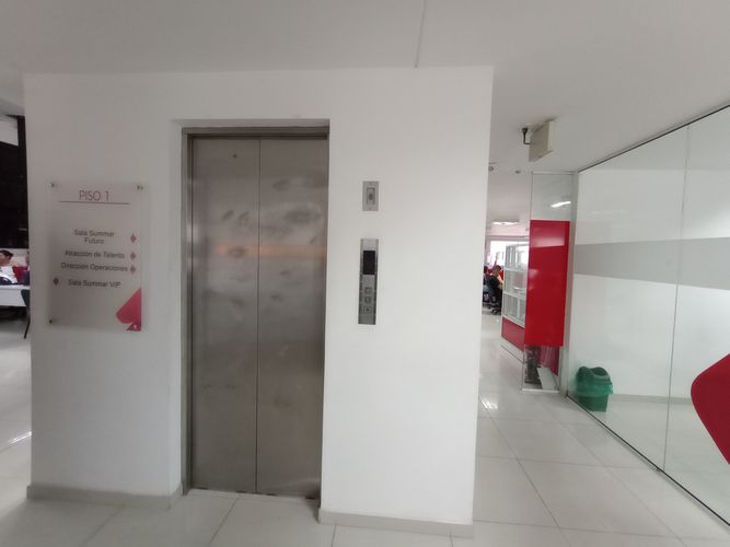 Edificio en venta en Granada, Cali, 2214 m² · foto 4 de 24