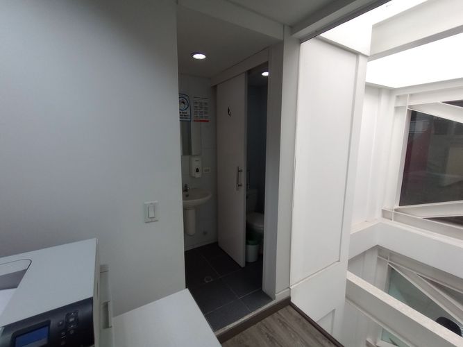 Edificio en venta en Granada, Cali, 2214 m² · foto 8 de 24