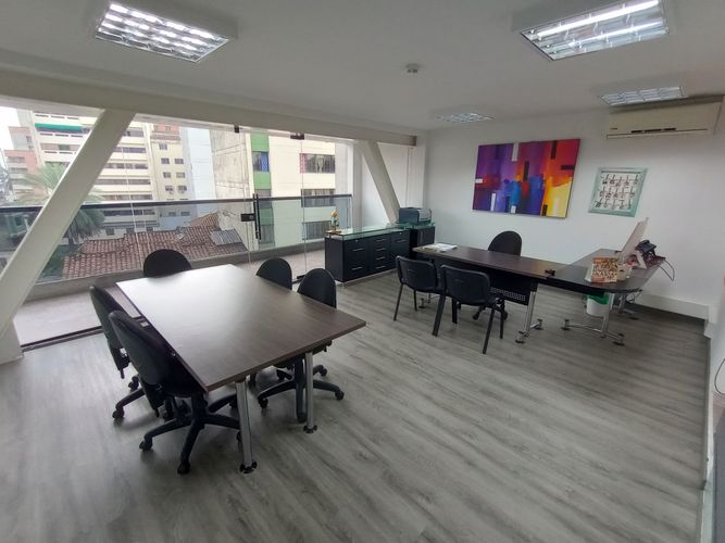 Edificio en venta en Granada, Cali, 2214 m² · foto 11 de 24