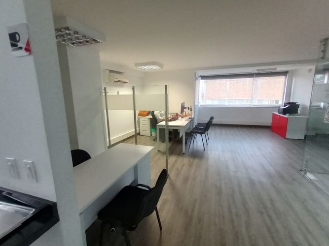 Edificio en venta en Granada, Cali, 2214 m² · foto 19 de 24