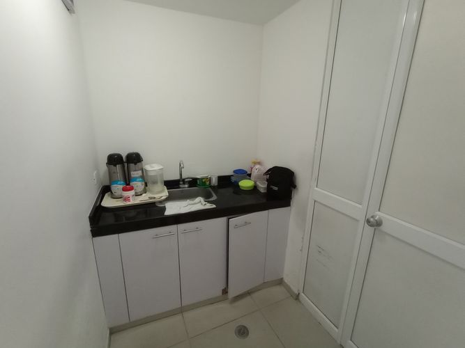 Edificio en venta en Granada, Cali, 2214 m² · foto 21 de 24