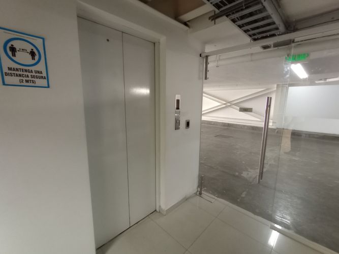 Edificio en venta en Granada, Cali, 2214 m² · foto 22 de 24