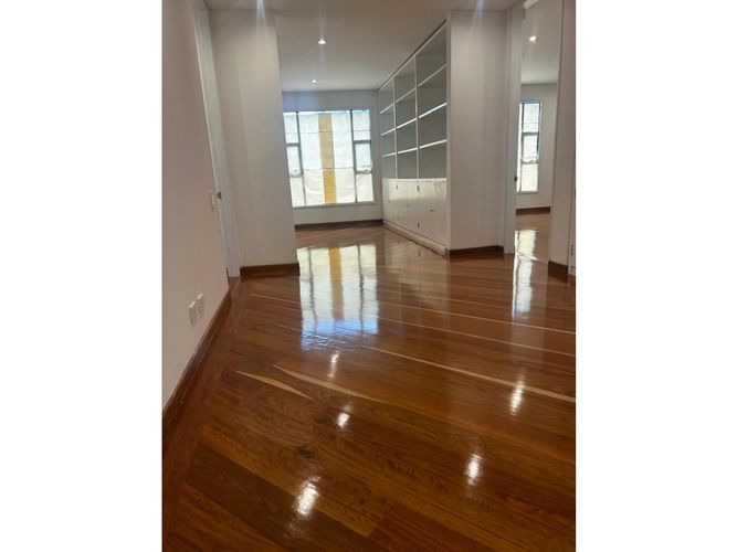Apartamento de 3 alcobas en venta en El Retiro, Bogotá, 237 m² · foto 3 de 24