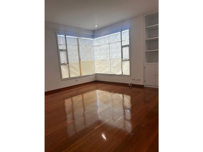 Apartamento de 3 alcobas en venta en El Retiro, Bogotá, 237 m² · foto 5 de 24