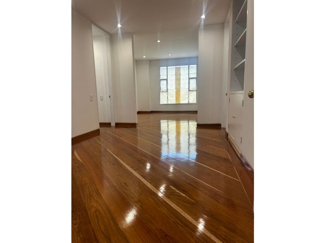 Apartamento de 3 alcobas en venta en El Retiro, Bogotá, 237 m² · foto 6 de 24