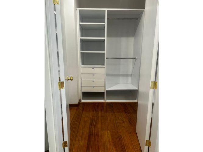 Apartamento de 3 alcobas en venta en El Retiro, Bogotá, 237 m² · foto 11 de 24