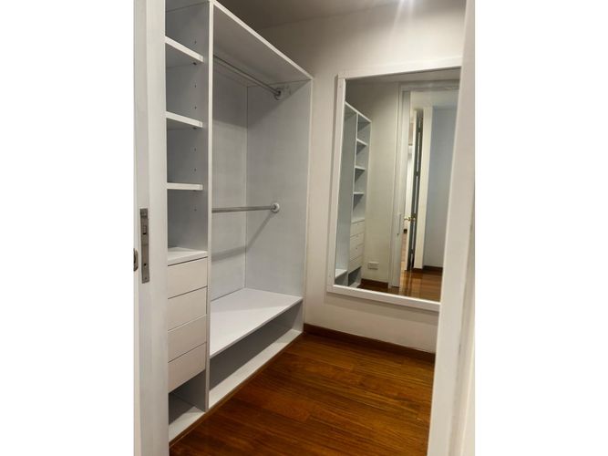 Apartamento de 3 alcobas en venta en El Retiro, Bogotá, 237 m² · foto 13 de 24