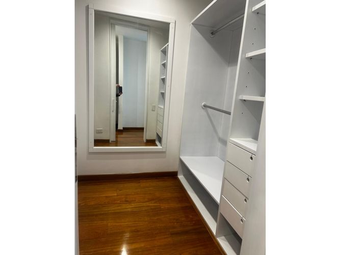 Apartamento de 3 alcobas en venta en El Retiro, Bogotá, 237 m² · foto 14 de 24