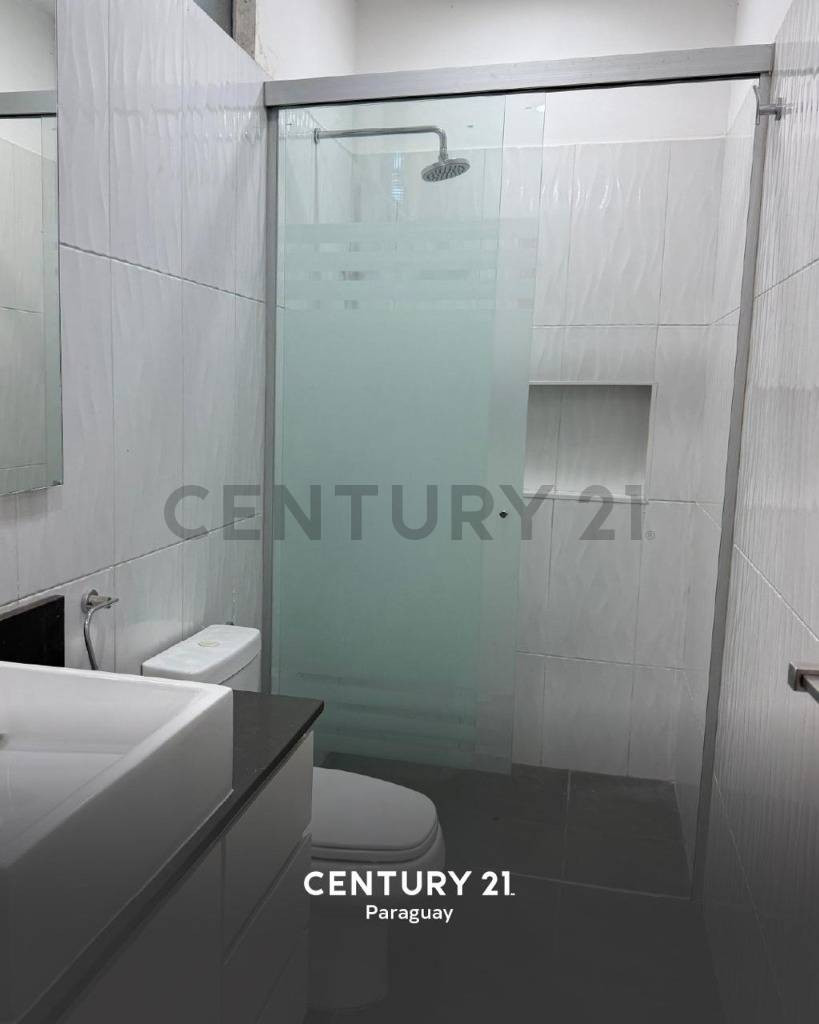 Exclusiva Residencia Vanguardista en Lambaré: Lujo y Confort a su Alcance — foto 2