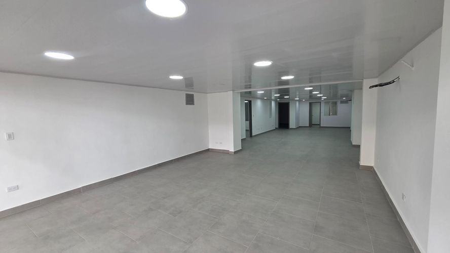 Local en arriendo en Santa Monica, Cali, 150 m² · foto 3 de 24