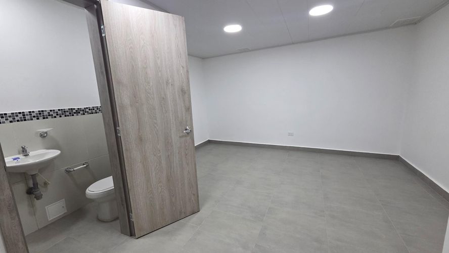 Local en arriendo en Santa Monica, Cali, 150 m² · foto 13 de 24