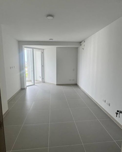 Apartamento de 3 alcobas en venta en Conjunto Residencial Umbria, Cali, 117 m² · foto 3 de 18