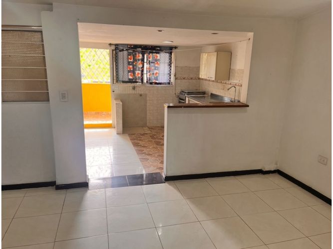 Casa de 6 alcobas en venta en Eucaristico, Cali, 293 m² · foto 2 de 18