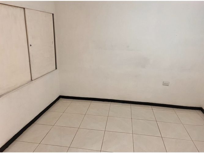 Casa de 6 alcobas en venta en Eucaristico, Cali, 293 m² · foto 4 de 18
