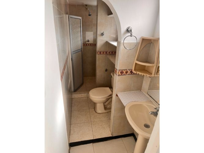 Casa de 6 alcobas en venta en Eucaristico, Cali, 293 m² · foto 9 de 18