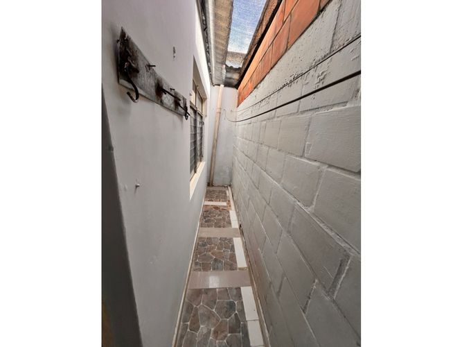 Casa de 6 alcobas en venta en Eucaristico, Cali, 293 m² · foto 11 de 18