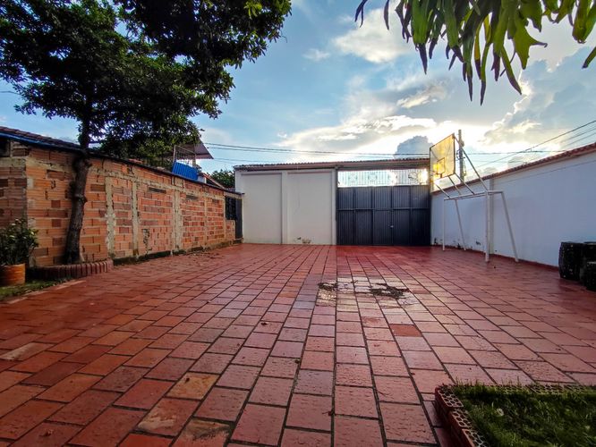 Casa de 6 alcobas en venta en Villa Antigua, Villa del Rosario, 1649 m² · foto 2 de 24