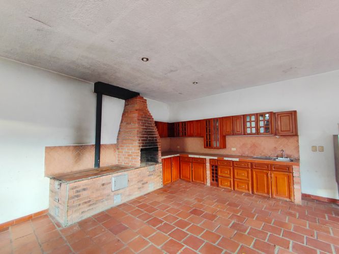Casa de 6 alcobas en venta en Villa Antigua, Villa del Rosario, 1649 m² · foto 8 de 24