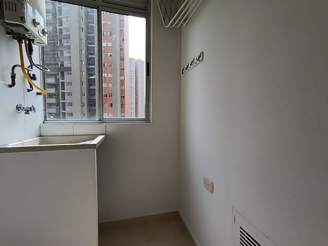 Apartamento de 3 alcobas en arriendo en Loma De La Doctora, Sabaneta, 85 m² · foto 2 de 20
