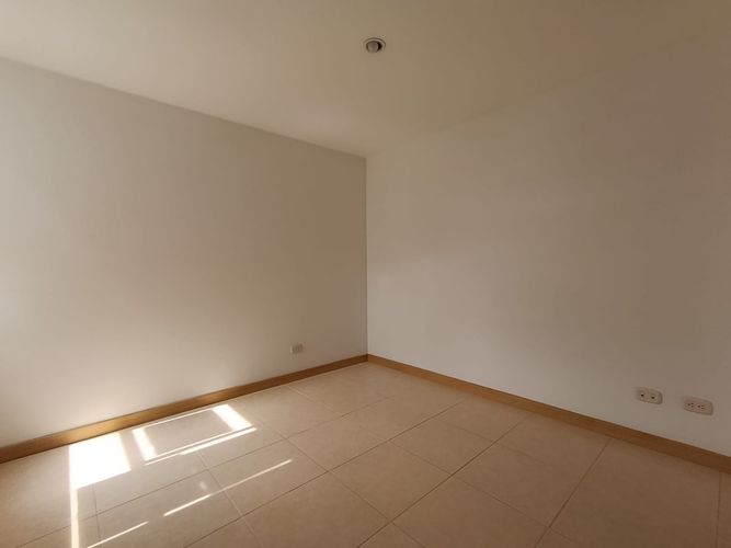 Apartamento de 3 alcobas en arriendo en Loma De La Doctora, Sabaneta, 85 m² · foto 12 de 20