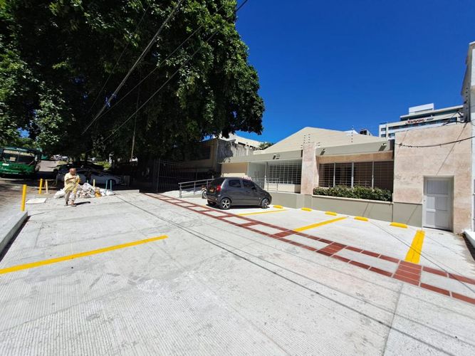 Casa de 10 alcobas en arriendo en Granadillo, Barranquilla, 650 m² · foto 2 de 23