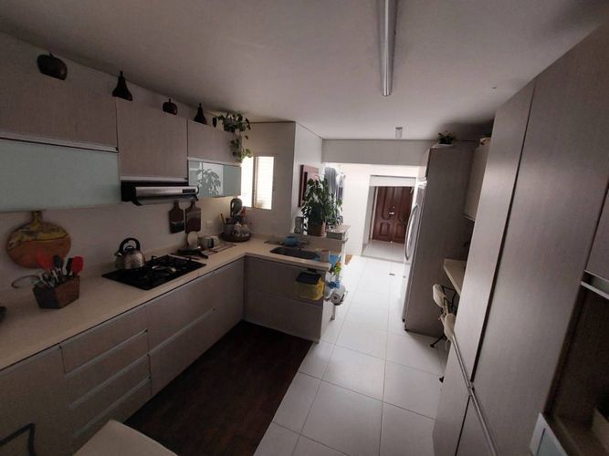 Casa de 5 alcobas en venta en Cabecera Del Llano, Bucaramanga, 340 m² · foto 3 de 21