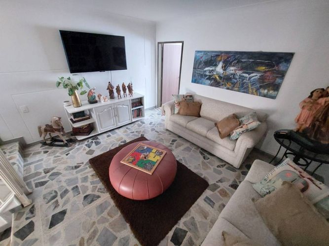 Casa de 5 alcobas en venta en Cabecera Del Llano, Bucaramanga, 340 m² · foto 8 de 21