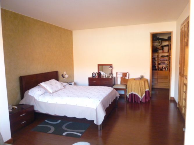 Apartamento de 4 alcobas en venta en Sotileza, Bogotá, 227 m² · foto 13 de 20