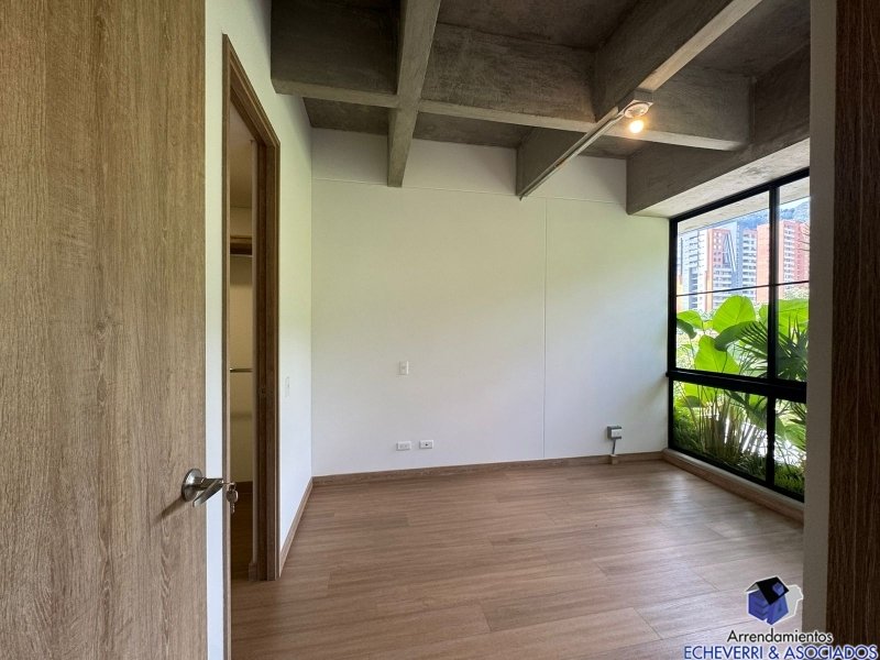 Apartamento en venta en Loma Del Escobero, Envigado · foto 3 de 9