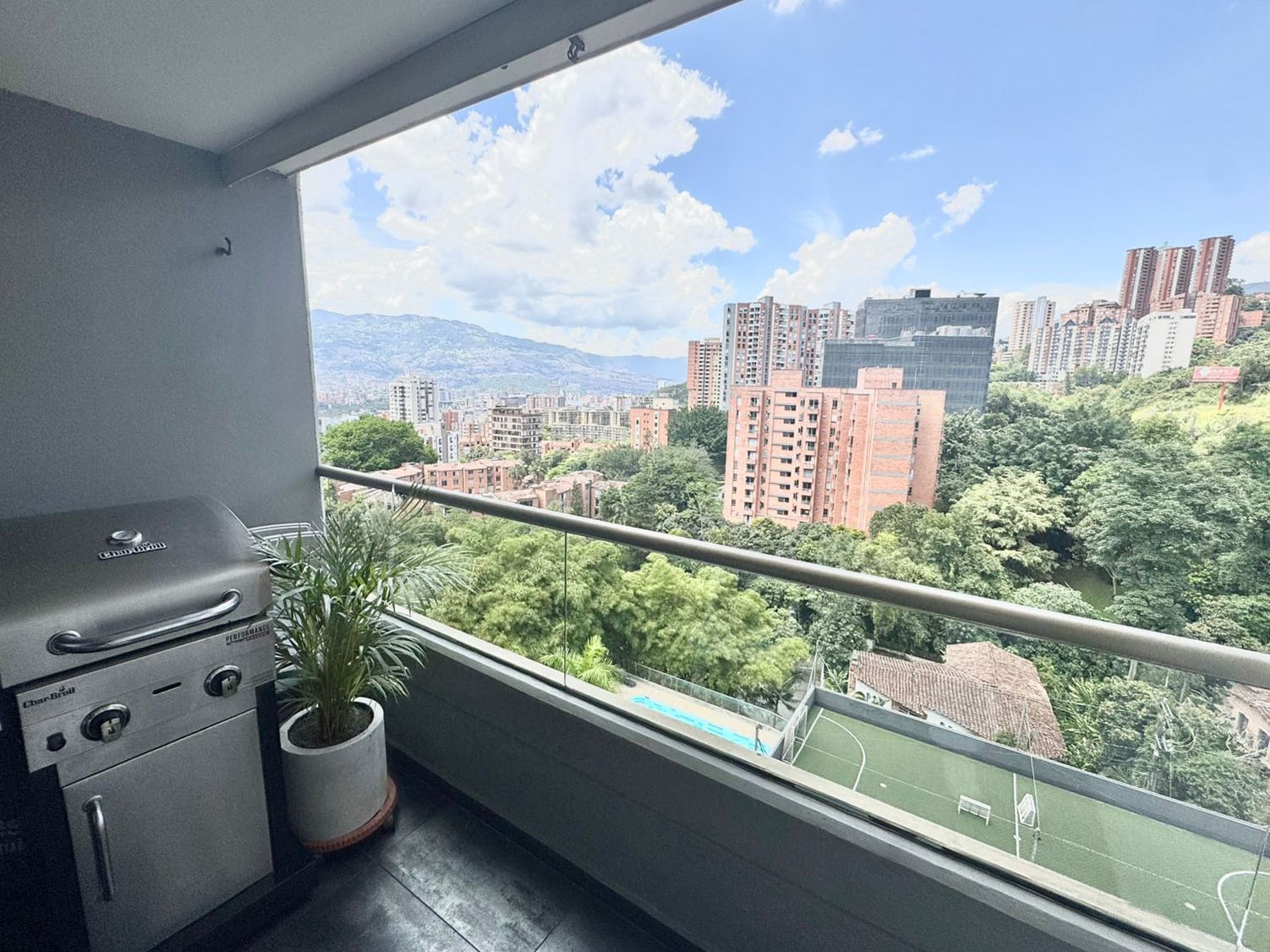 Apartamento en venta en El Poblado, Medellín · foto 12 de 12
