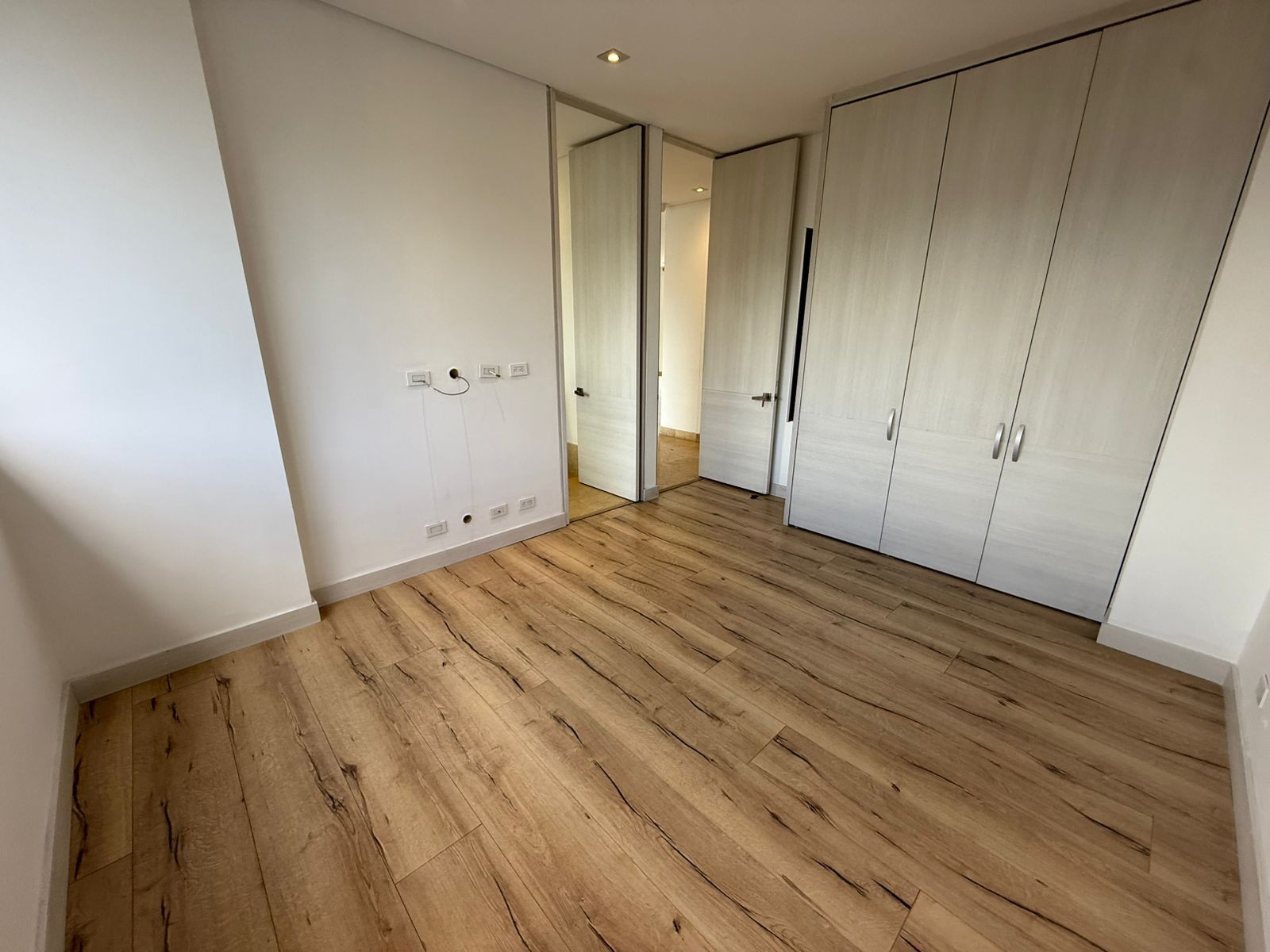 Apartamento en arriendo en El Campestre, Medellín · foto 2 de 24