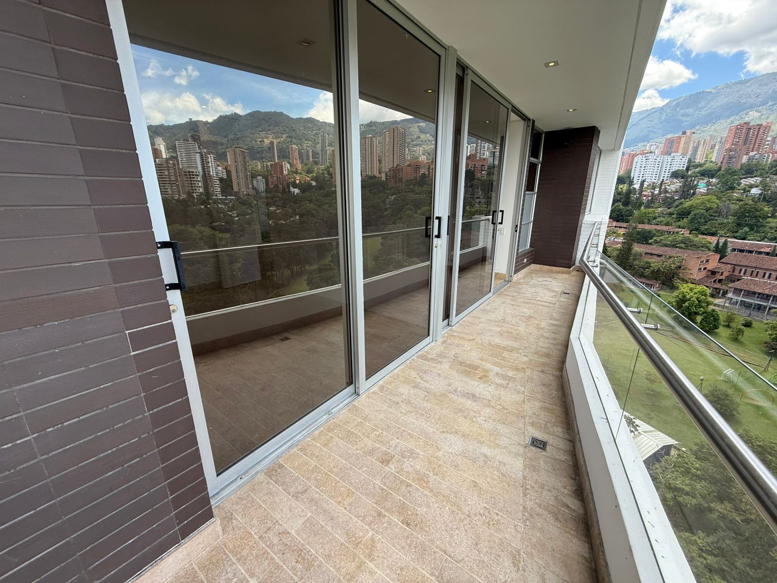 Apartamento en arriendo en El Campestre, Medellín · foto 8 de 24
