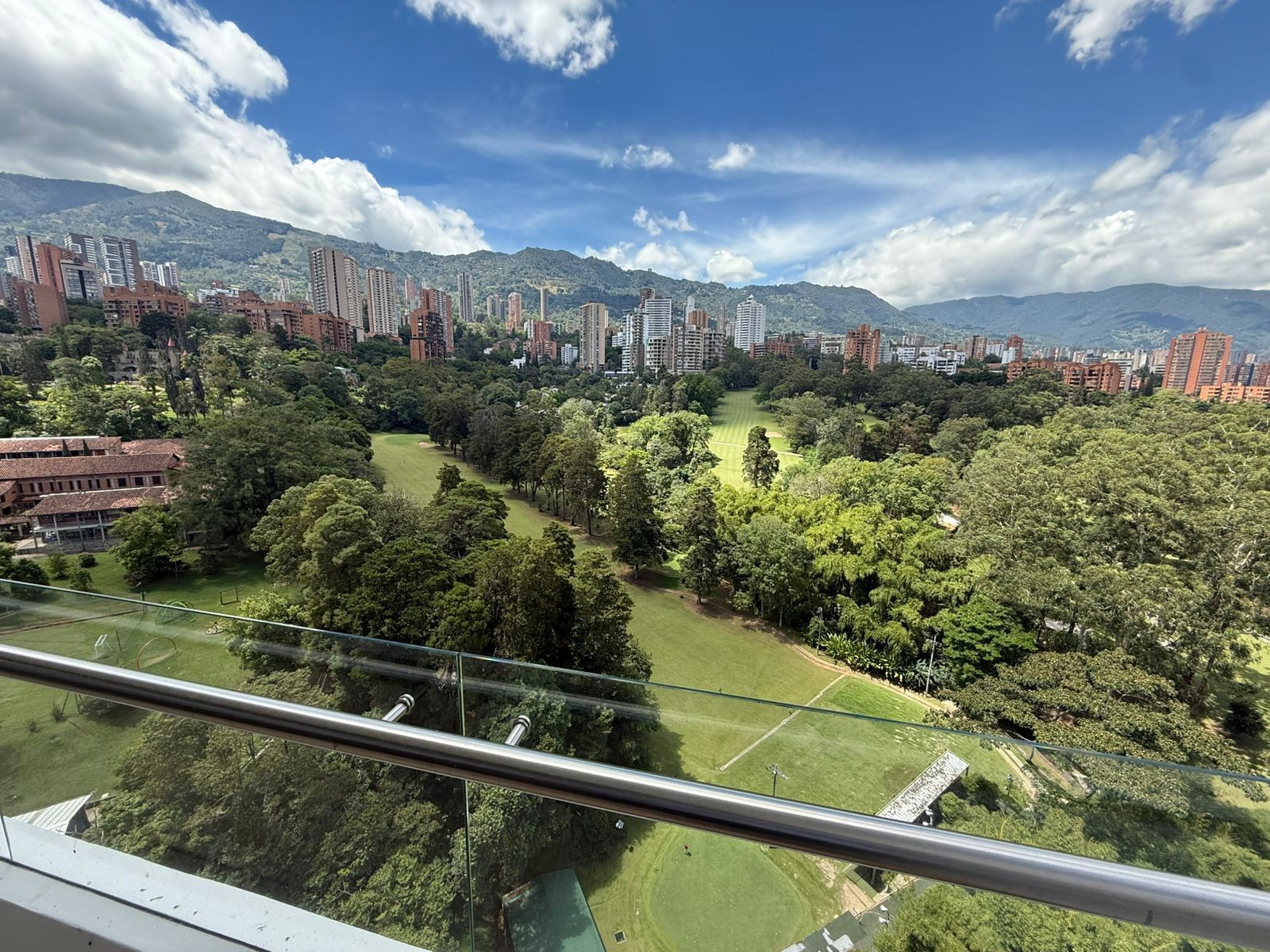 Apartamento en arriendo en El Campestre, Medellín · foto 14 de 24