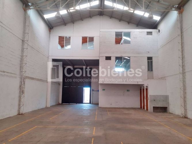 Bodega en arriendo en Sierra Morena, La Estrella, 411 m² · foto 3 de 15
