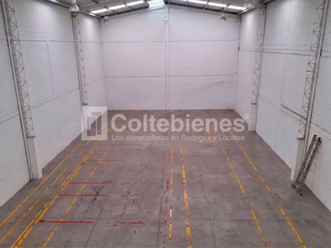 Bodega en arriendo en Sierra Morena, La Estrella, 411 m² · foto 6 de 15