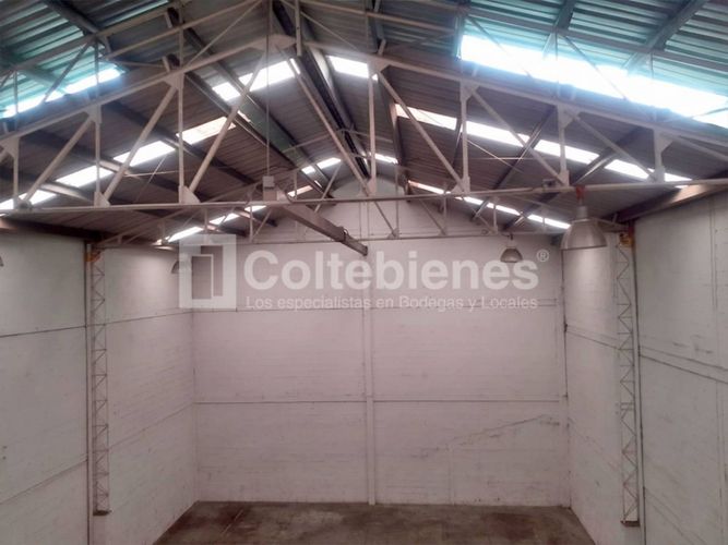 Bodega en arriendo en Sierra Morena, La Estrella, 411 m² · foto 7 de 15