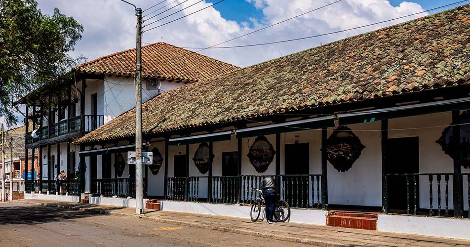 Apartamento de 3 alcobas en venta en Conjunto Residencial Zaragoza, Madrid, 57 m² · foto 2 de 13
