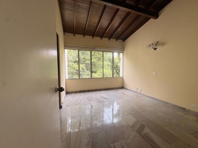 Apartamento de 3 alcobas en venta en El Poblado, Medellín, 147 m² · foto 3 de 15