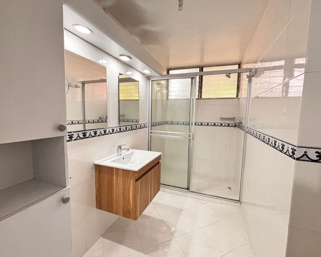 Apartamento de 3 alcobas en venta en El Poblado, Medellín, 147 m² · foto 3 de 9
