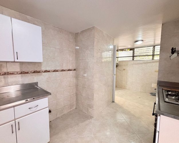 Apartamento de 3 alcobas en venta en El Poblado, Medellín, 147 m² · foto 4 de 9