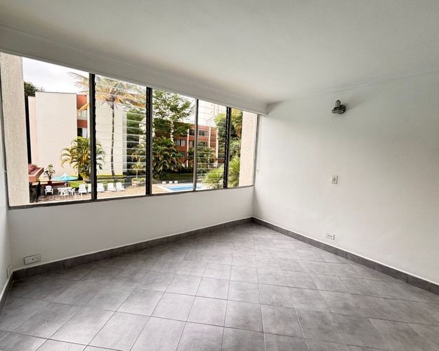 Apartamento de 3 alcobas en venta en El Poblado, Medellín, 147 m² · foto 8 de 9