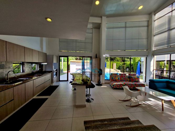 Casa de 4 alcobas en arriendo en Bosques De Peñalisa, Ricaurte, 340 m² · foto 5 de 24