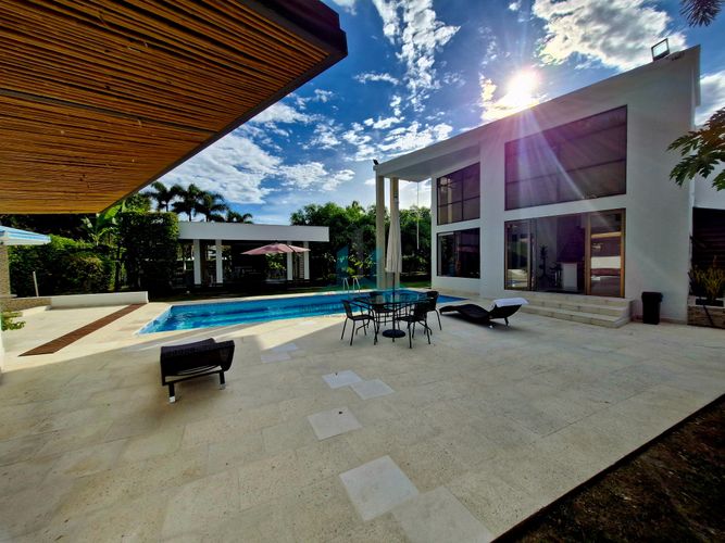 Casa de 4 alcobas en arriendo en Bosques De Peñalisa, Ricaurte, 340 m² · foto 2 de 24