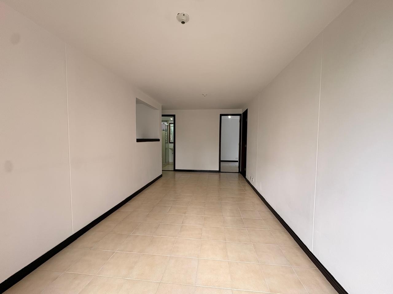 Apartamento en venta en El Poblado, Medellín · foto 2 de 13