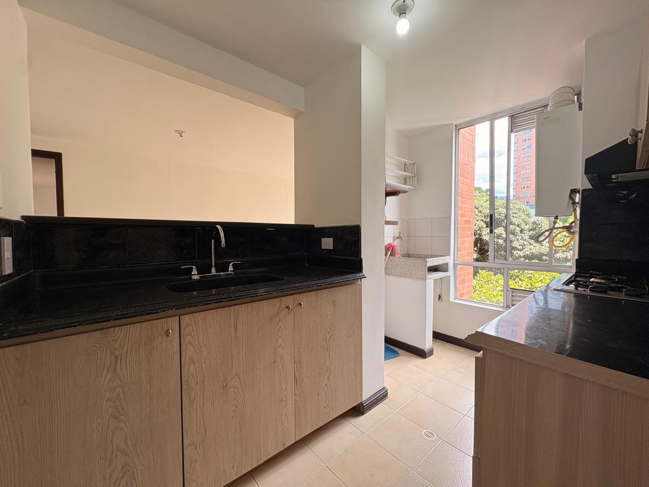 Apartamento en venta en El Poblado, Medellín · foto 3 de 13
