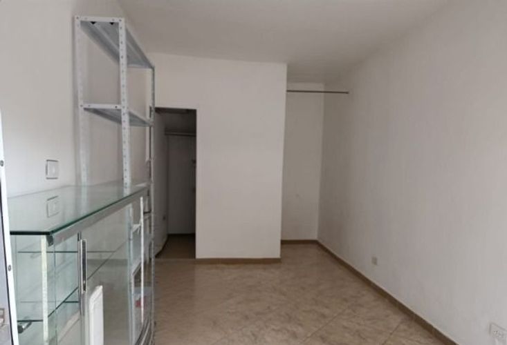 Local en arriendo en Camino Verde, Envigado, 13 m² · foto 2 de 8