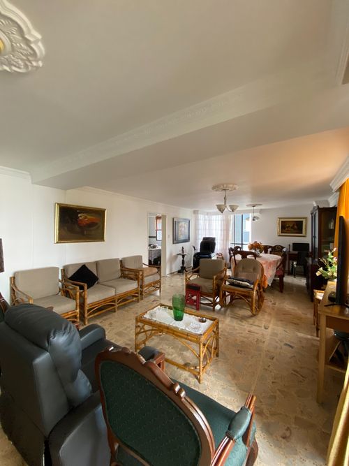 Apartamento de 3 alcobas en venta en Cabecera Del Llano, Bucaramanga, 110 m² · foto 2 de 14