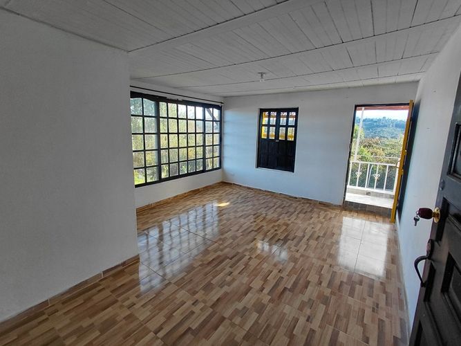 Finca en arriendo en Santa Elena, Medellín, 180 m² · foto 10 de 19