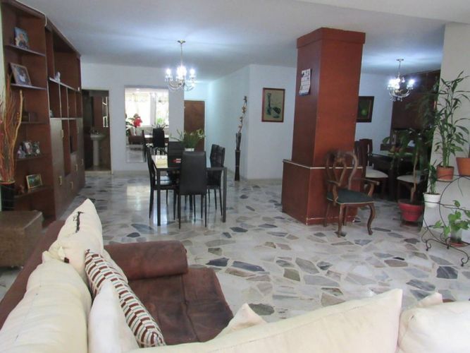 Apartamento de 3 alcobas en venta en Versalles, Cali, 156 m² · foto 4 de 24